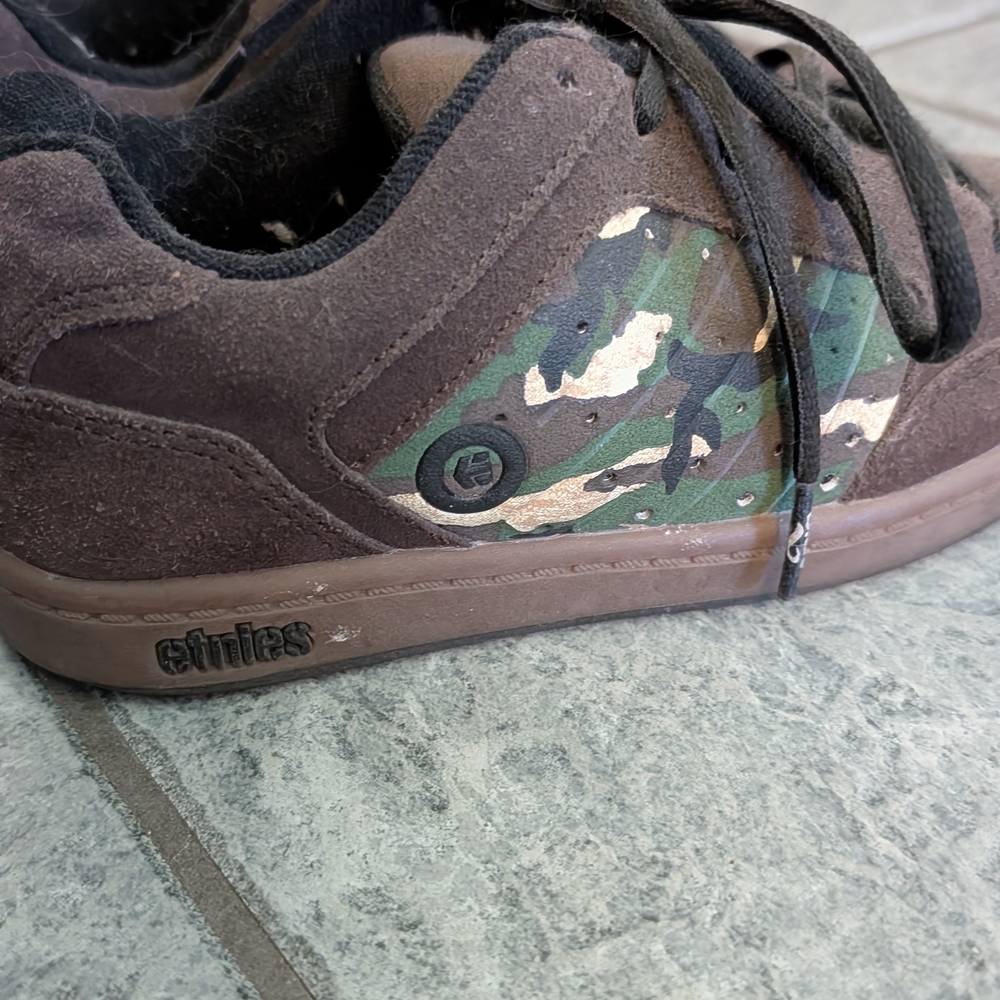 Etnies Brown and Green Camo Sneakers